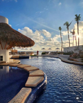 Depa de lujo en Acapulco diamante con club de playa a pie-Precio especial